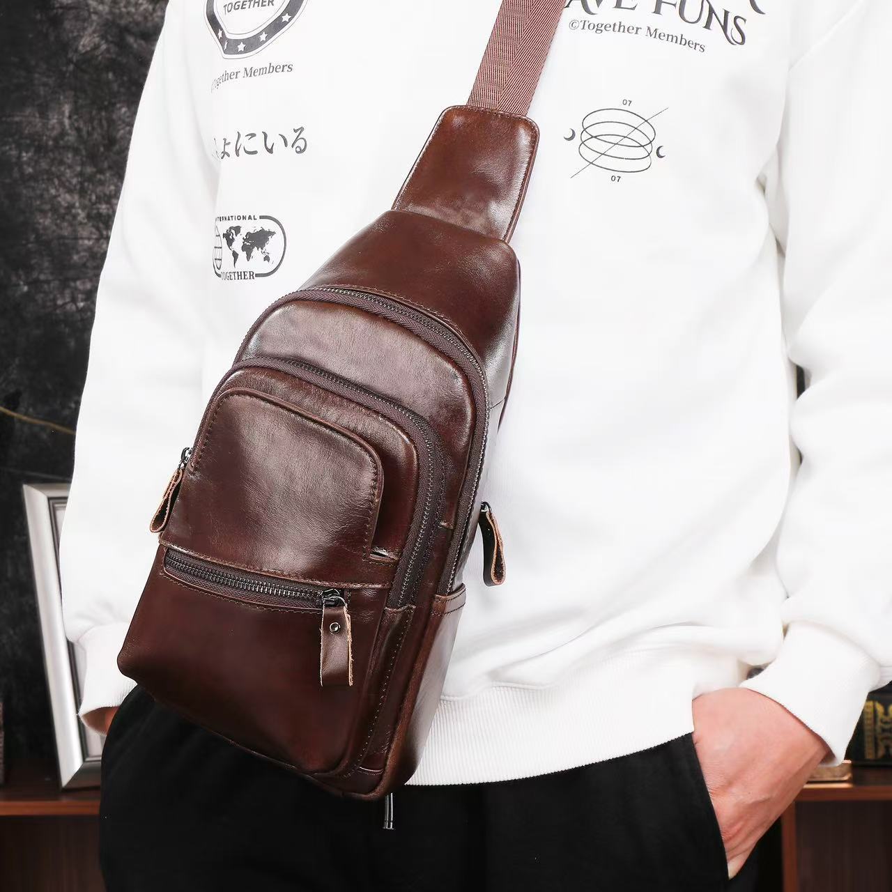 Men's Top-Grain Cowhide Chest  - Luxury Lifestyle Pack ulasan dan harga