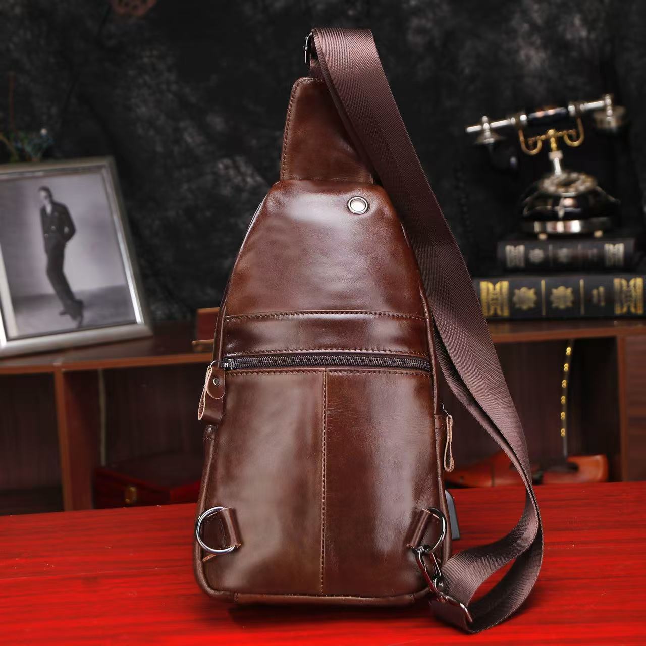 Men's Top-Grain Cowhide Chest  - Luxury Lifestyle Pack ulasan dan harga
